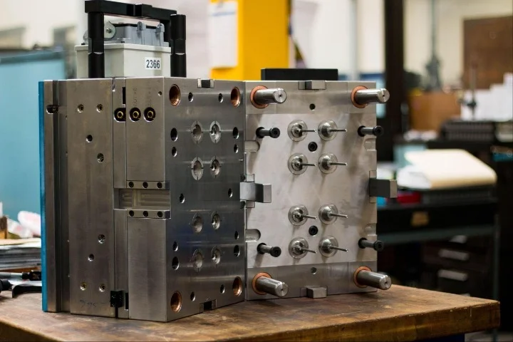Nearshoring Injection Molding: Trends, Challenges, and Innovative Solutions
